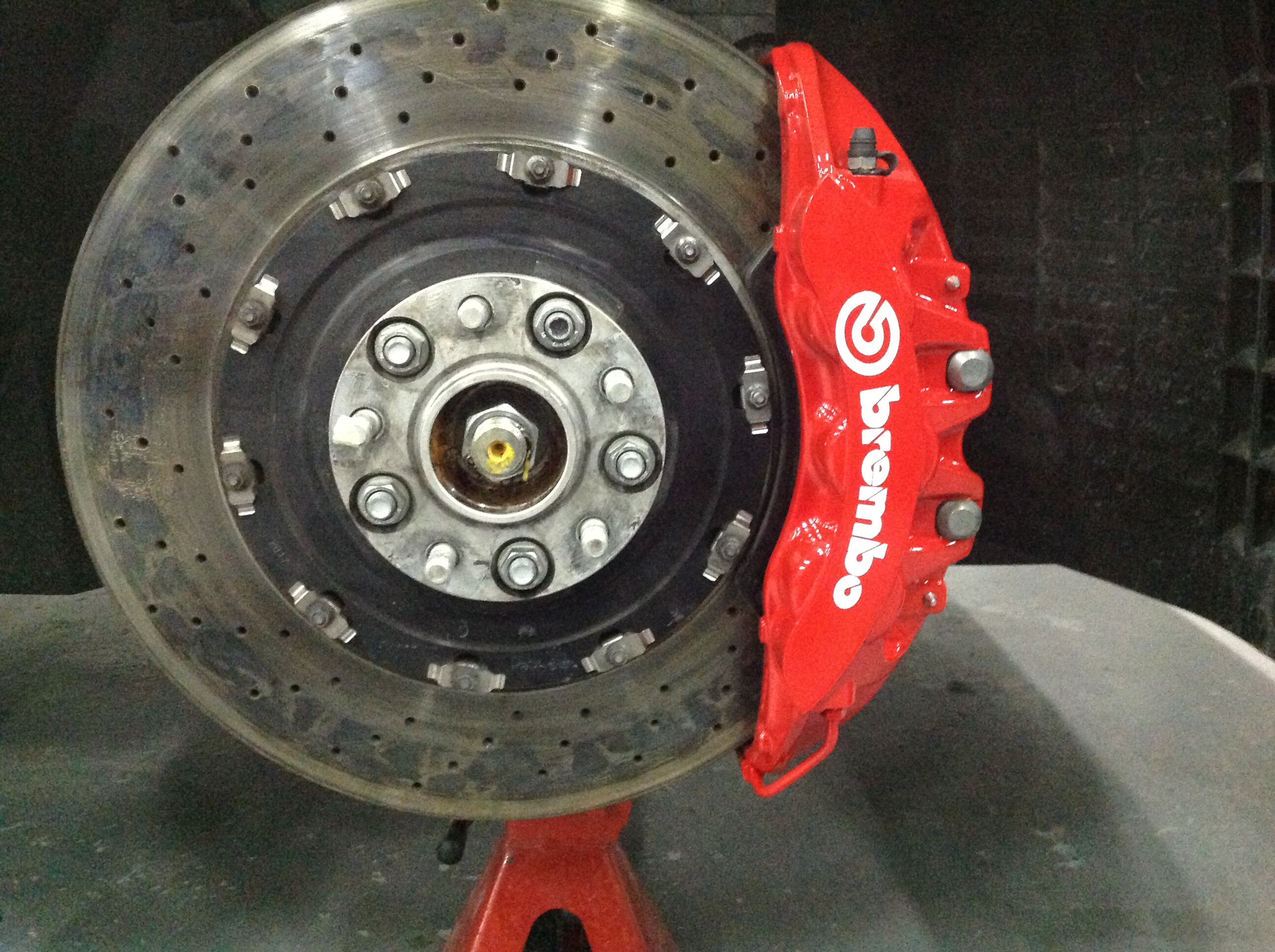 Nissan GTR brake caliper-2